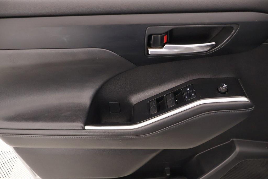 used 2021 Toyota Highlander car, priced at $29,120