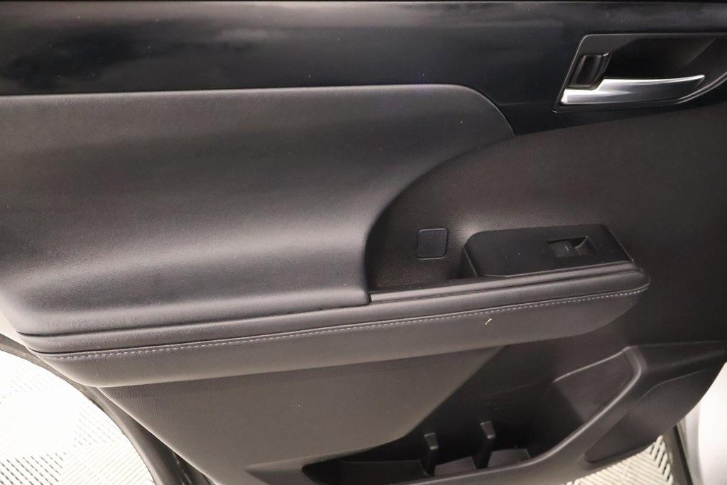 used 2021 Toyota Highlander car, priced at $29,120