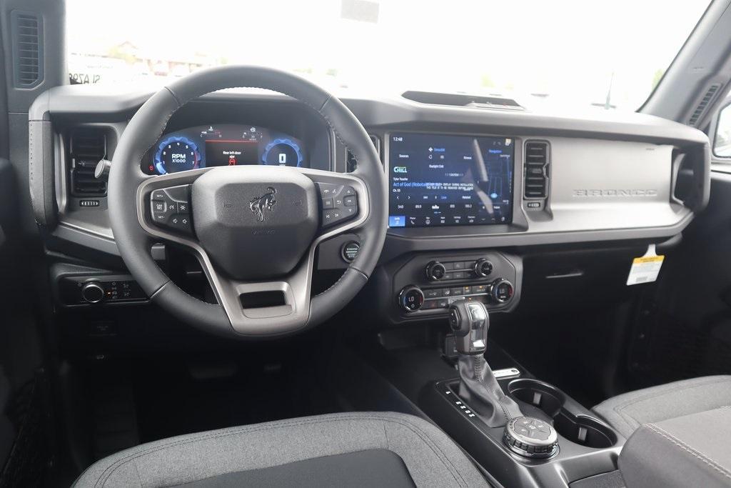 new 2025 Ford Bronco car, priced at $42,171
