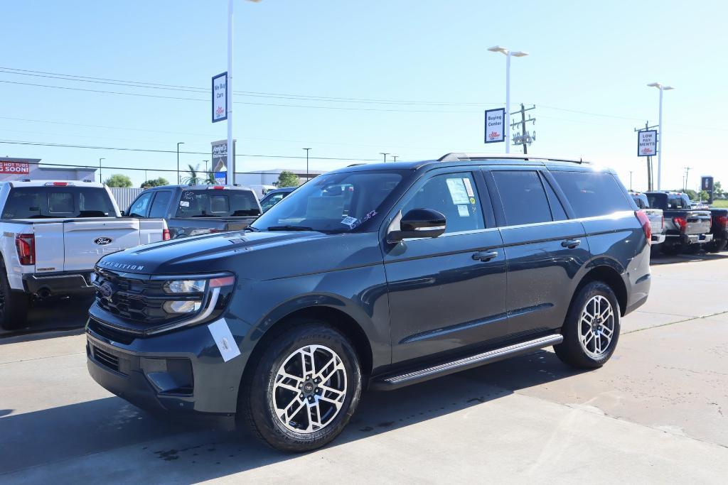 new 2025 Ford Expedition car, priced at $71,700