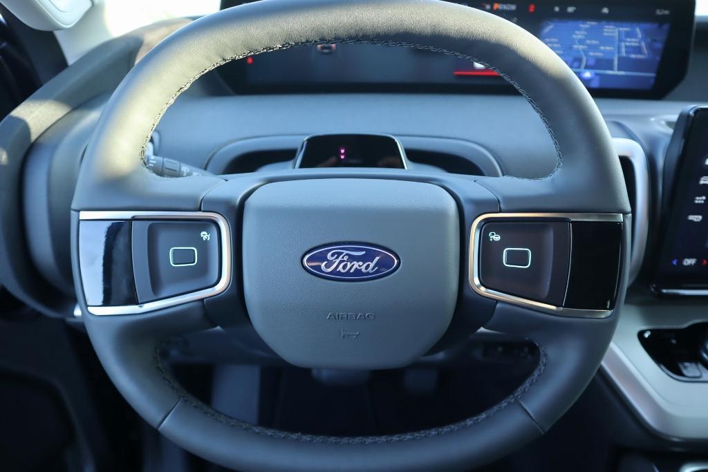 new 2025 Ford Expedition Max car, priced at $75,320
