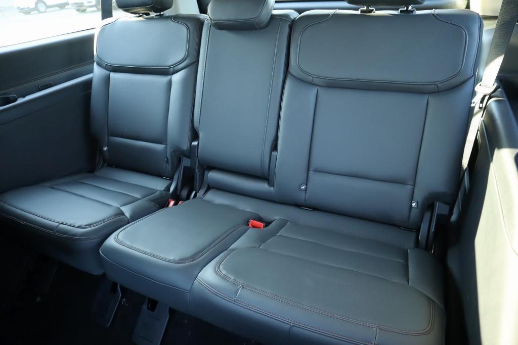 new 2025 Ford Expedition Max car, priced at $75,320