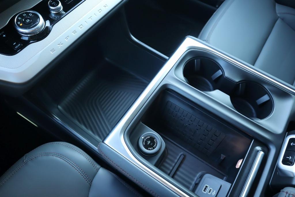 new 2025 Ford Expedition Max car, priced at $75,320