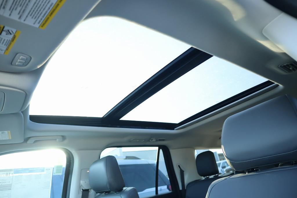 new 2025 Ford Expedition Max car, priced at $75,320