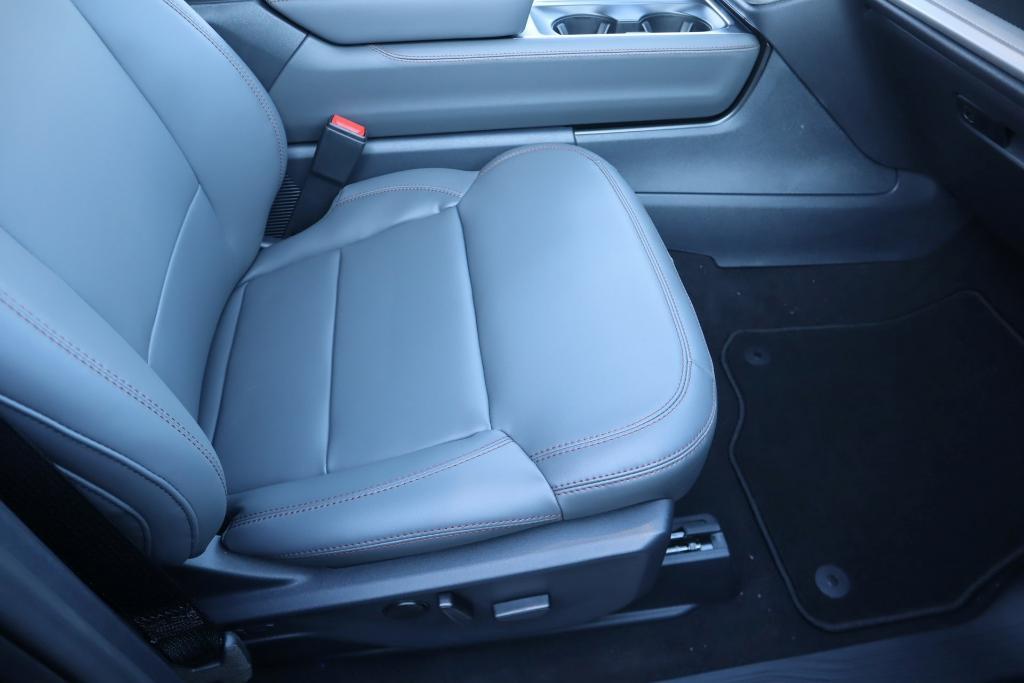new 2025 Ford Expedition Max car, priced at $75,320