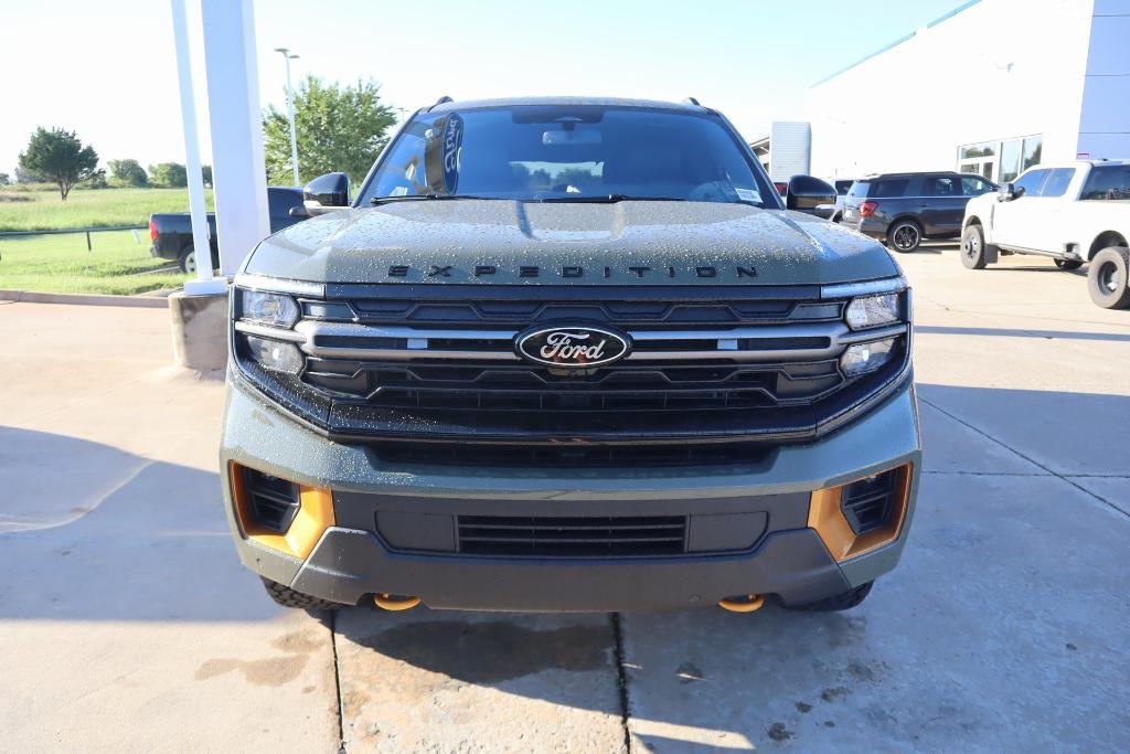 new 2025 Ford Expedition car, priced at $83,140
