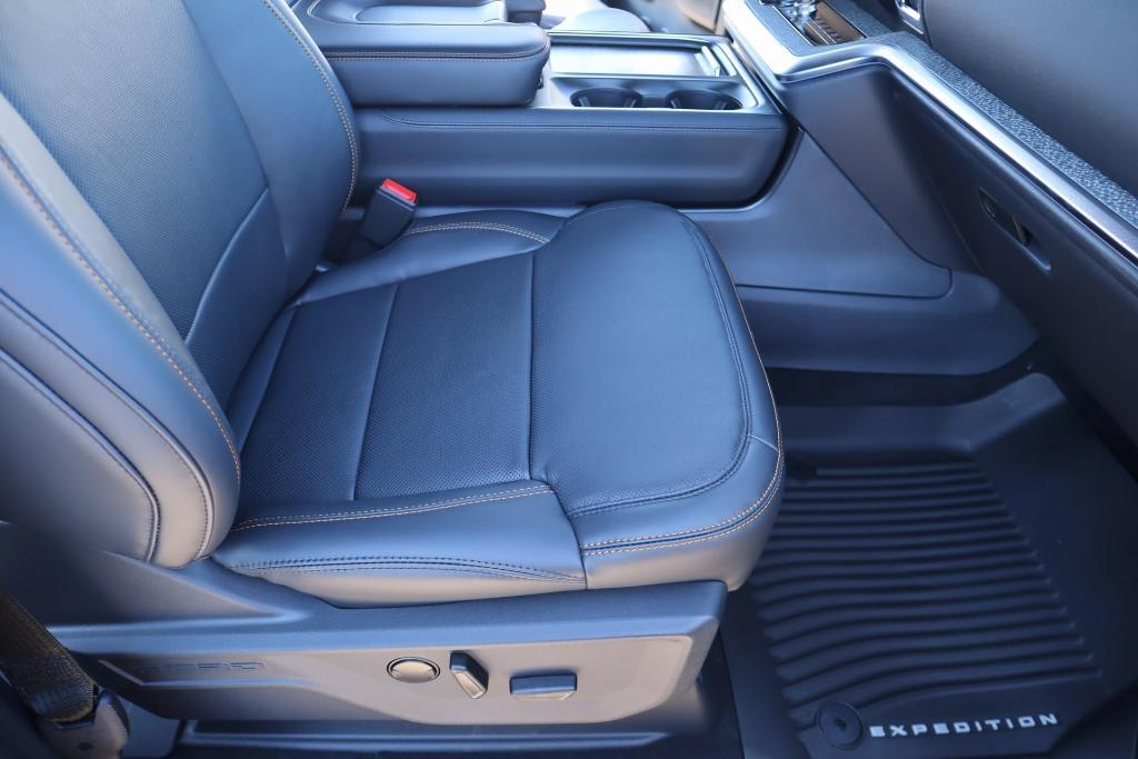 new 2025 Ford Expedition car, priced at $83,140