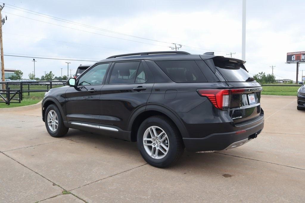 new 2025 Ford Explorer car, priced at $40,950