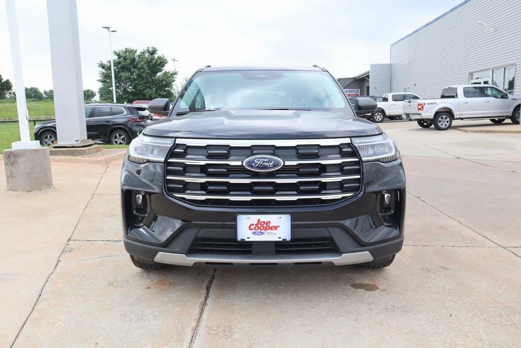 new 2025 Ford Explorer car, priced at $40,950