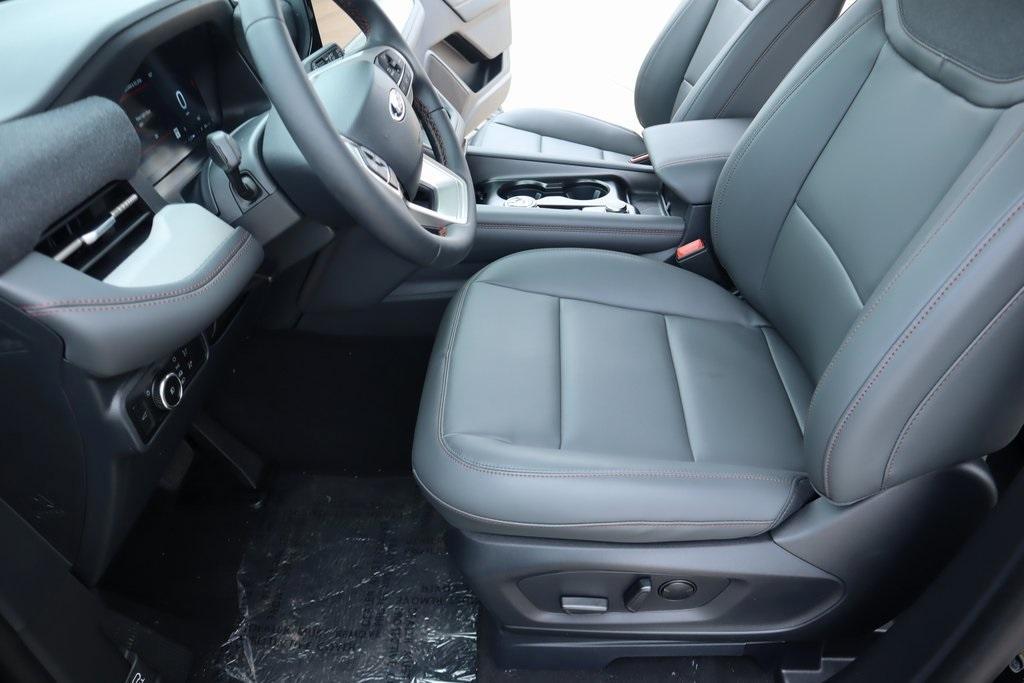 new 2025 Ford Explorer car, priced at $40,950