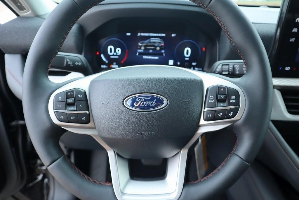 new 2025 Ford Explorer car, priced at $40,950