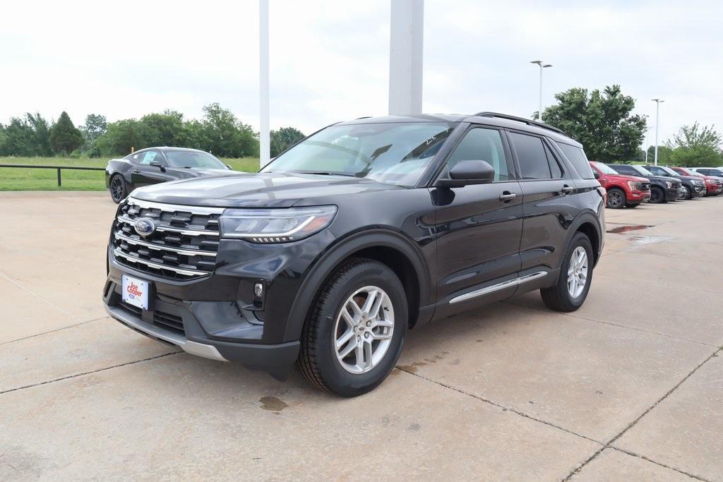 new 2025 Ford Explorer car, priced at $40,950