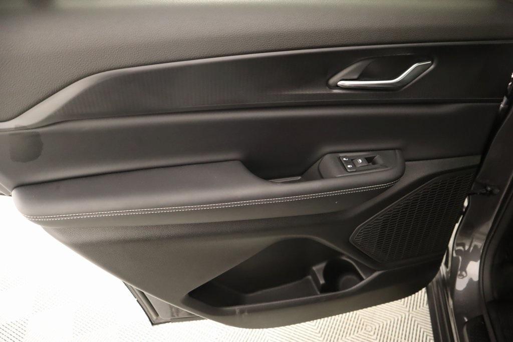 used 2024 Jeep Grand Cherokee L car, priced at $32,114