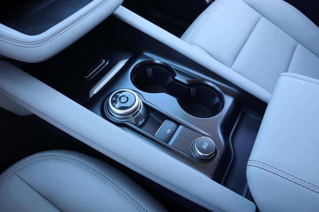 new 2025 Ford Explorer car, priced at $43,060