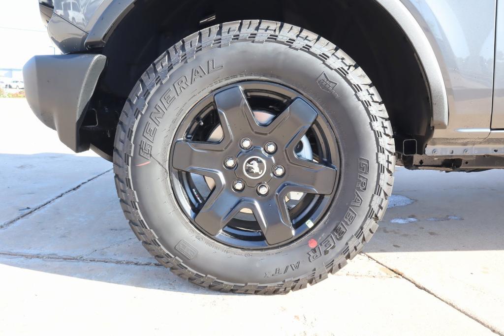 new 2025 Ford Bronco car, priced at $44,648