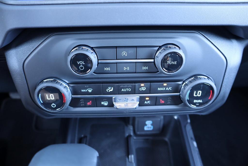 new 2025 Ford Bronco car, priced at $44,648
