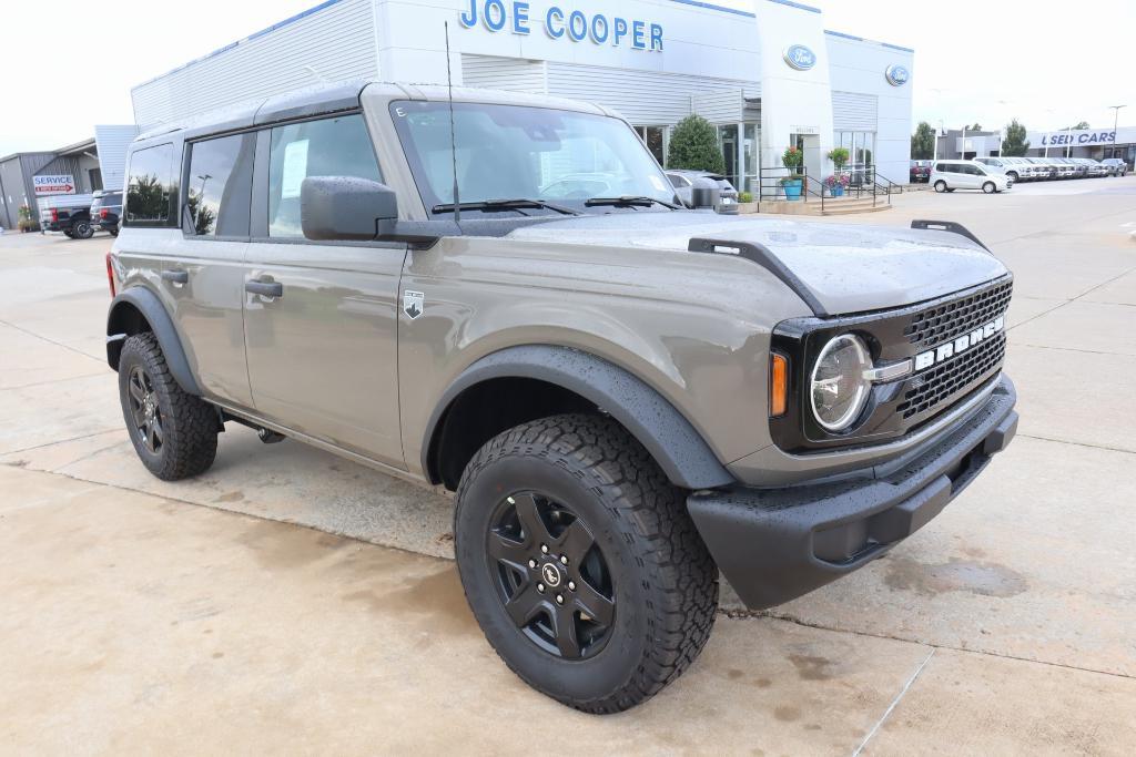 new 2025 Ford Bronco car, priced at $43,480
