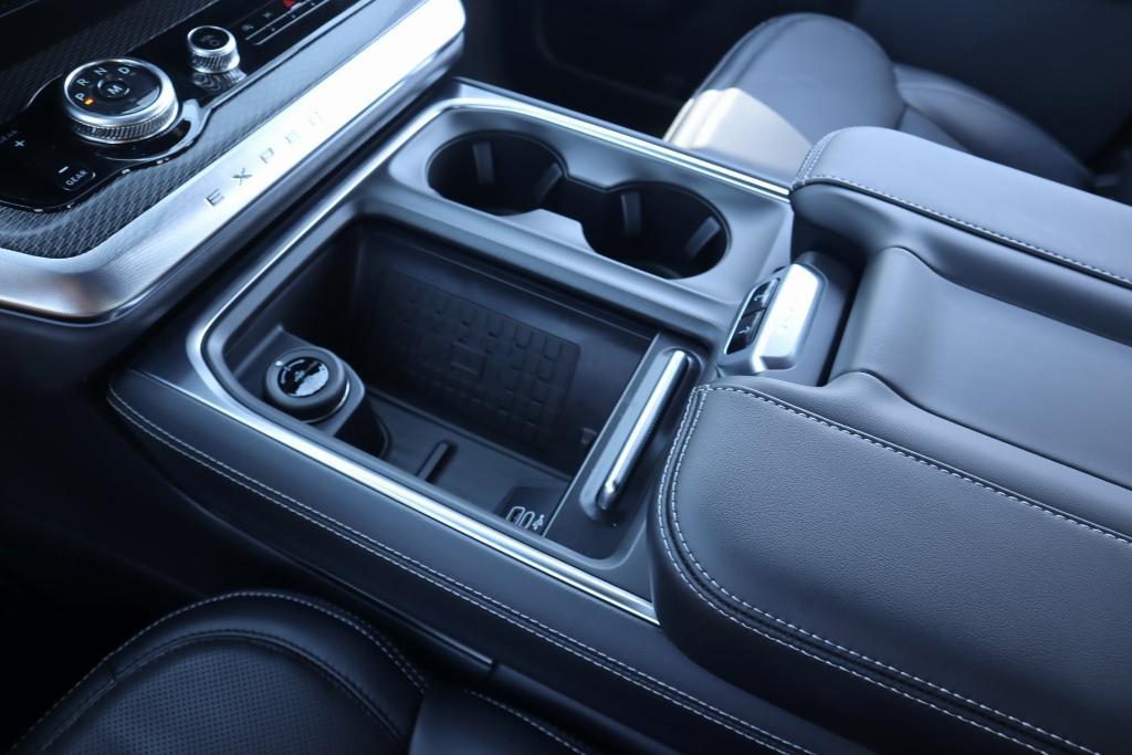 new 2025 Ford Expedition car, priced at $82,585