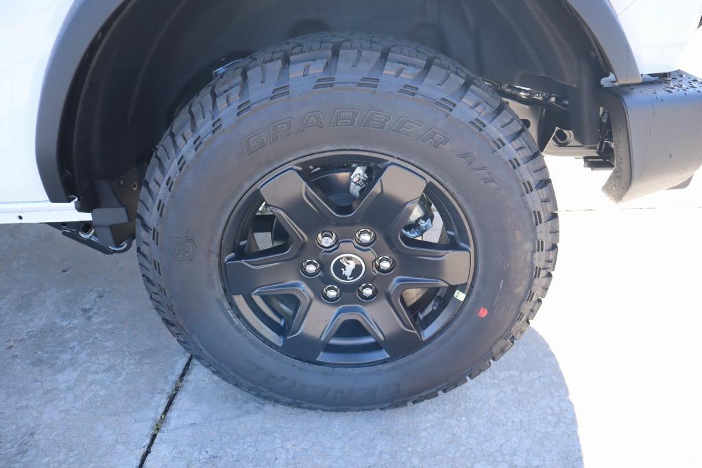 new 2025 Ford Bronco car, priced at $44,648