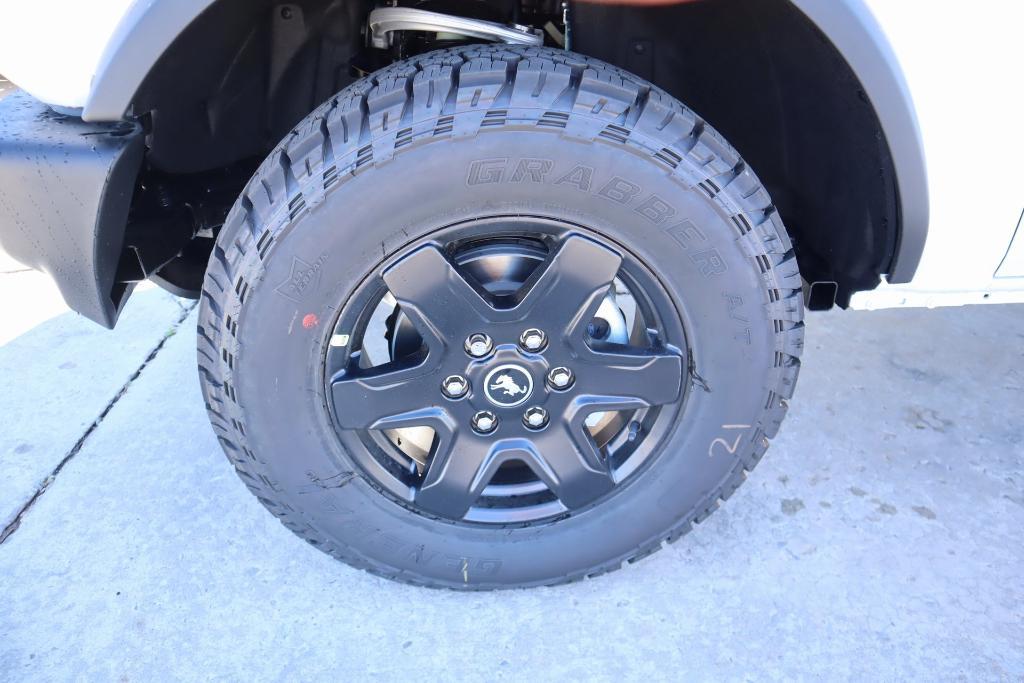 new 2025 Ford Bronco car, priced at $44,648