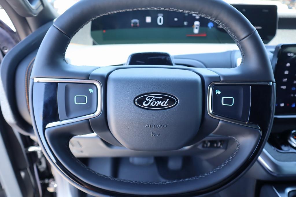 new 2025 Ford Expedition car, priced at $83,615