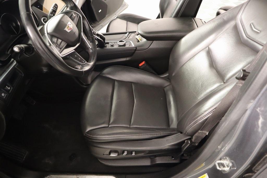 used 2022 Cadillac XT5 car, priced at $24,504