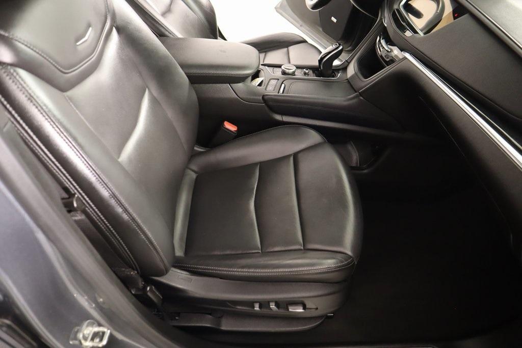 used 2022 Cadillac XT5 car, priced at $24,504