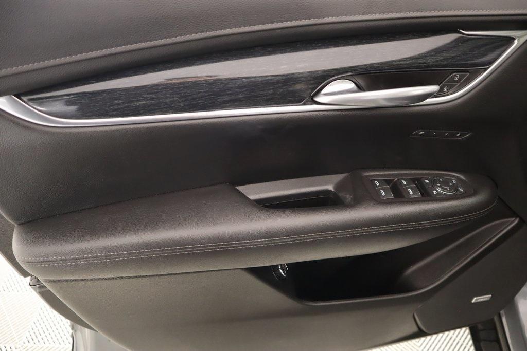 used 2022 Cadillac XT5 car, priced at $24,504