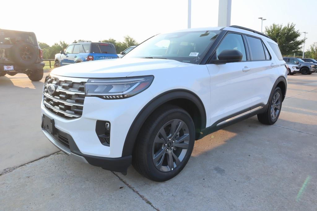 new 2025 Ford Explorer car, priced at $46,376