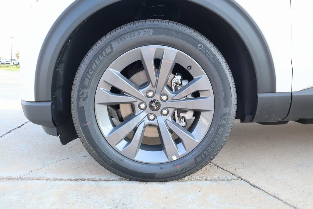 new 2025 Ford Explorer car, priced at $46,376