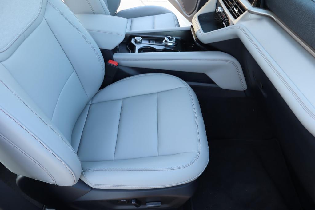 new 2025 Ford Explorer car, priced at $46,376