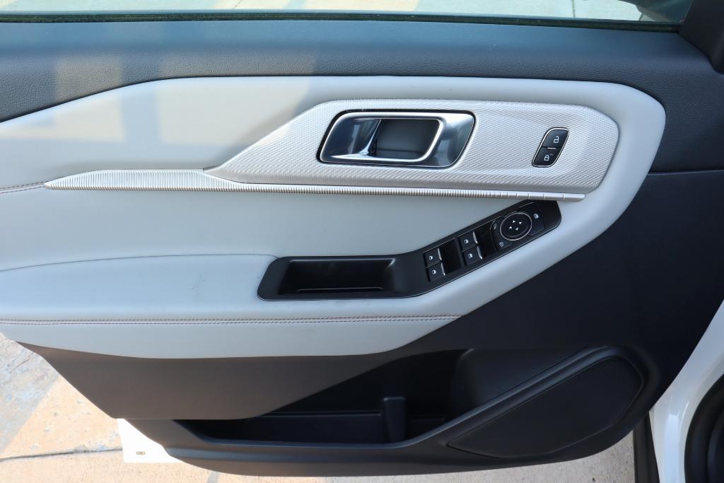 new 2025 Ford Explorer car, priced at $46,376