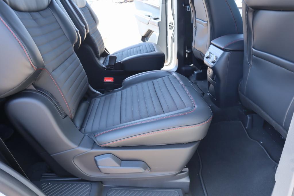 new 2025 Ford Explorer car, priced at $51,070