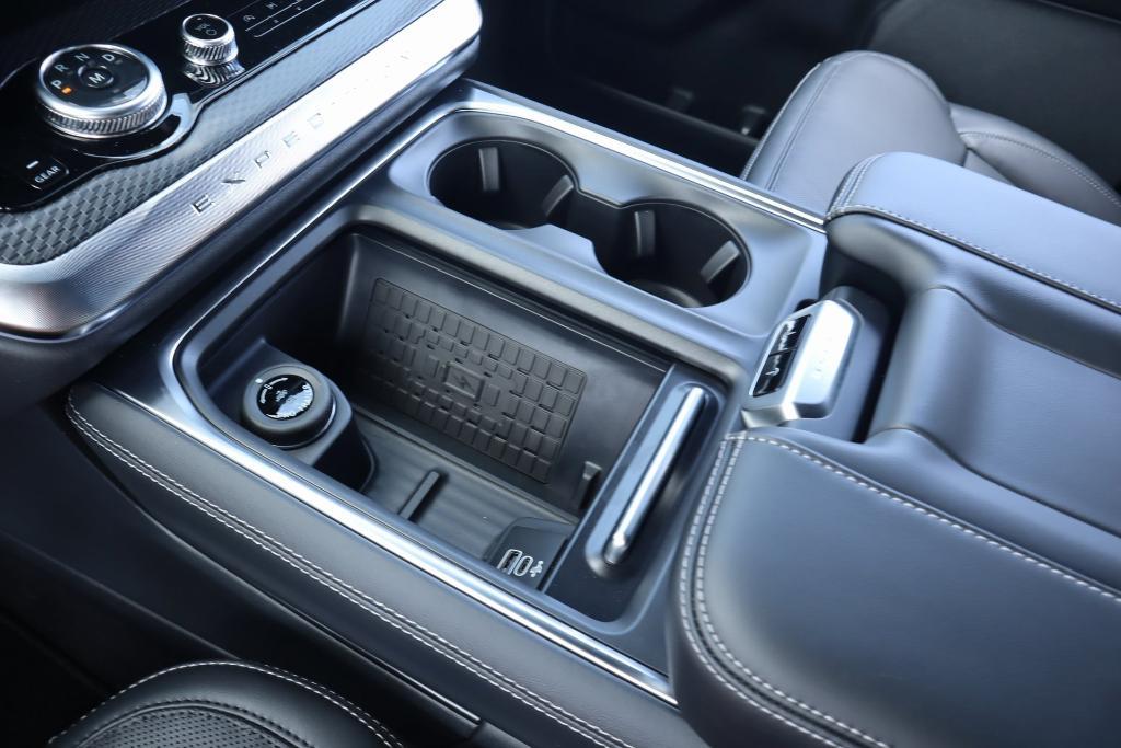new 2025 Ford Expedition car, priced at $80,355