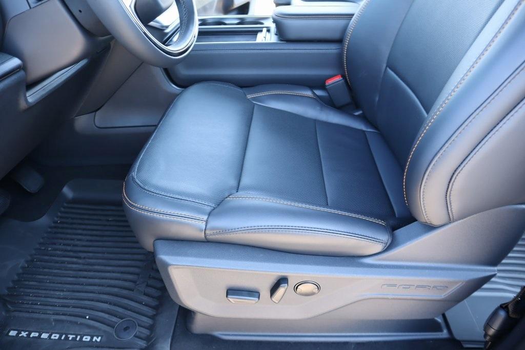 new 2025 Ford Expedition car, priced at $78,524