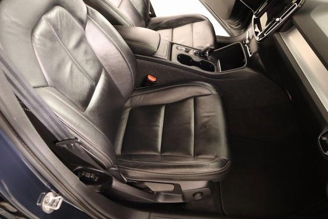 used 2022 Volvo XC40 car, priced at $21,155