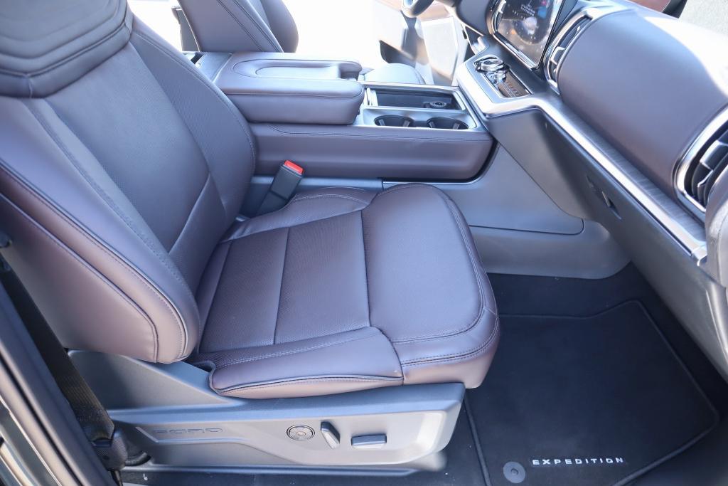 new 2025 Ford Expedition Max car, priced at $93,585