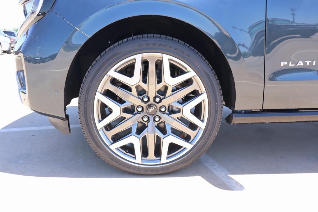 new 2025 Ford Expedition Max car, priced at $93,585