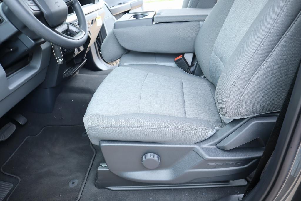 new 2025 Ford F-350 car, priced at $72,520