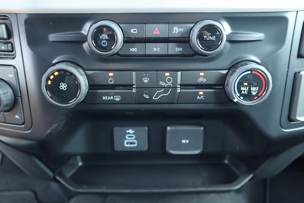 new 2025 Ford F-250 car, priced at $64,260