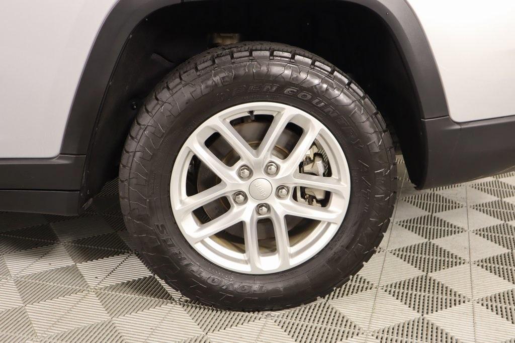 used 2023 Jeep Grand Cherokee L car, priced at $28,389