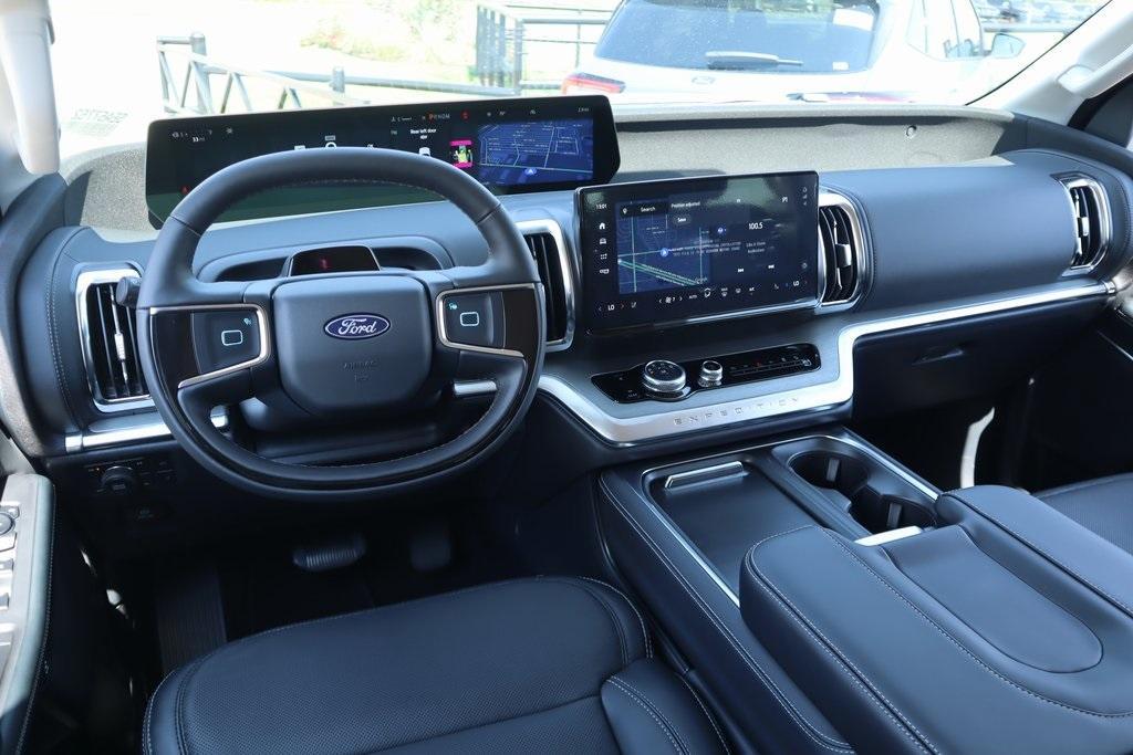 new 2025 Ford Expedition Max car, priced at $75,664