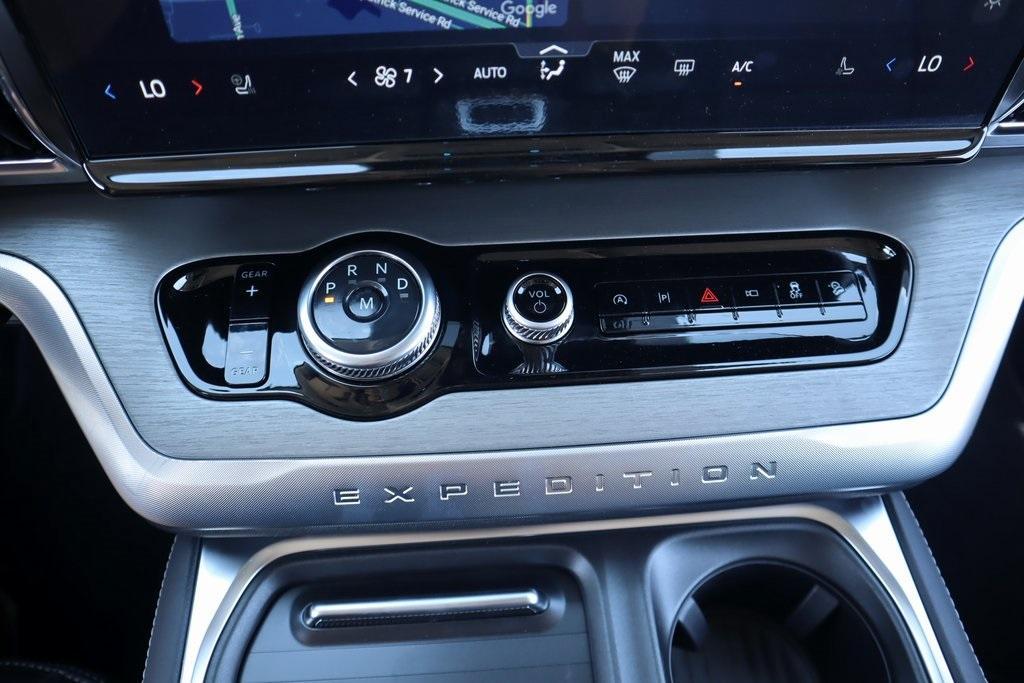 new 2025 Ford Expedition Max car, priced at $75,664