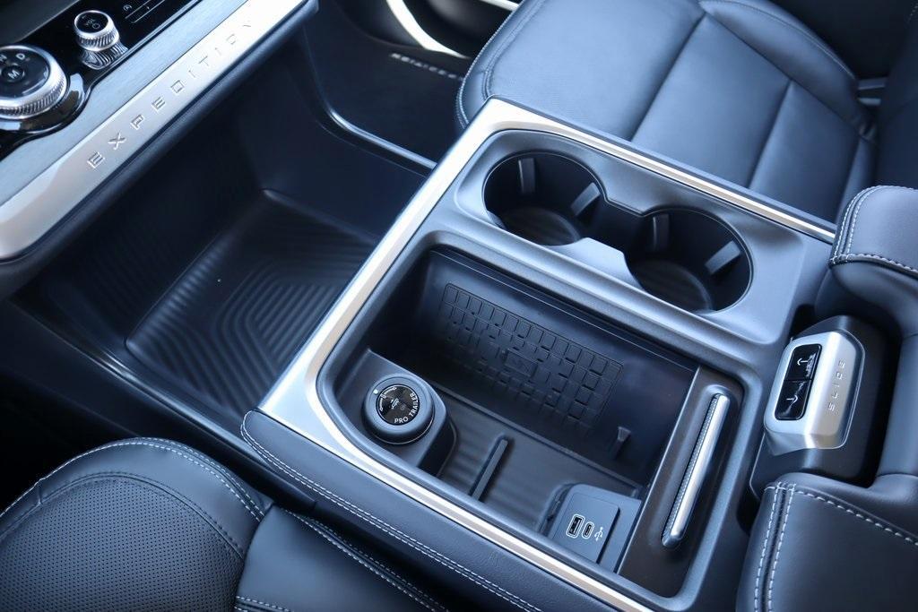 new 2025 Ford Expedition Max car, priced at $75,664
