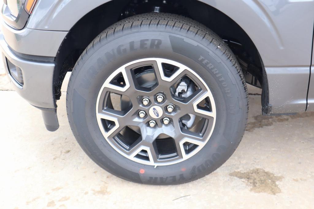 new 2025 Ford F-150 car, priced at $42,029