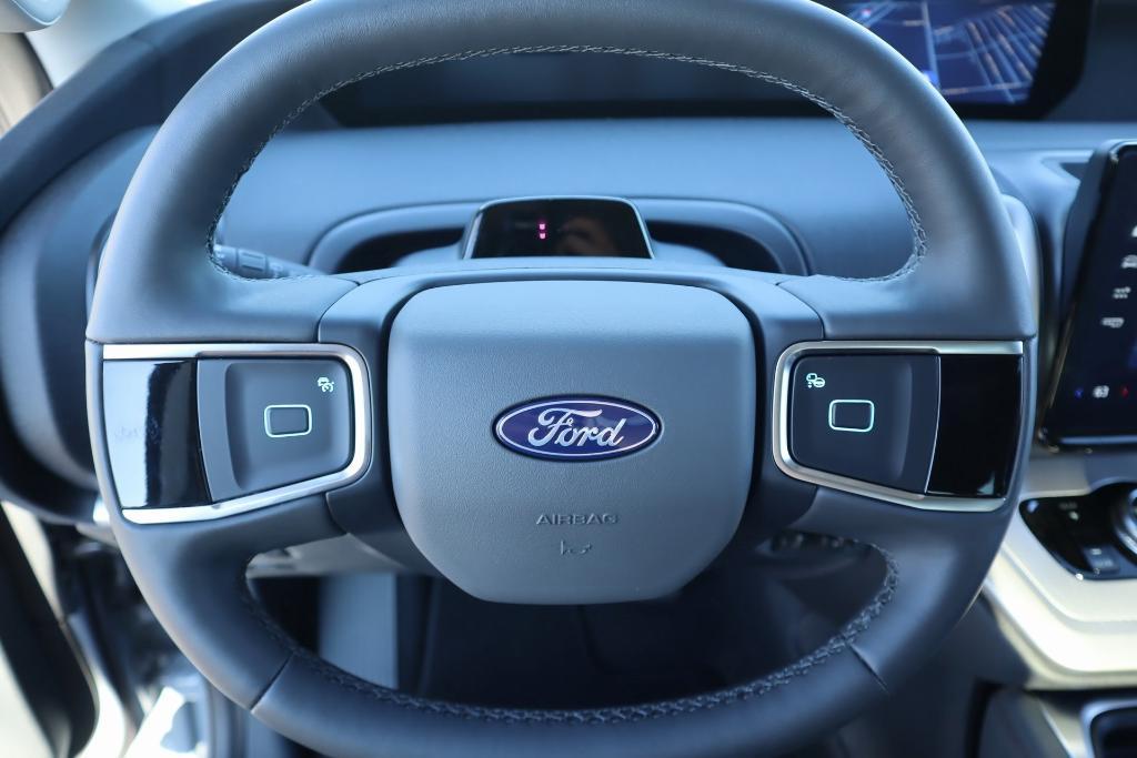 new 2025 Ford Expedition car, priced at $68,246