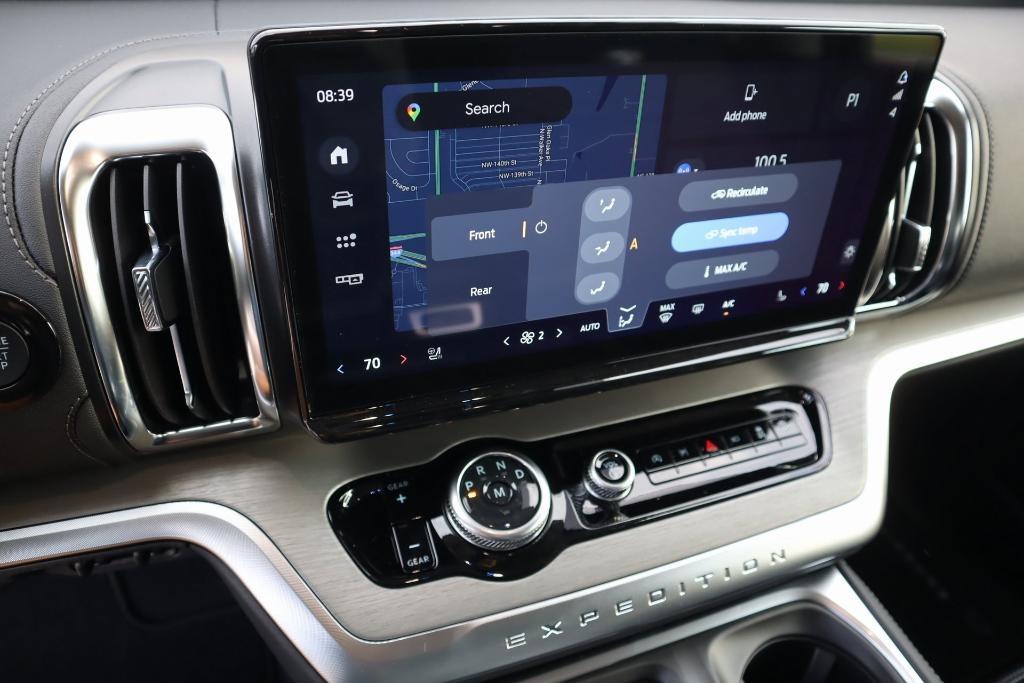 new 2025 Ford Expedition car, priced at $74,237