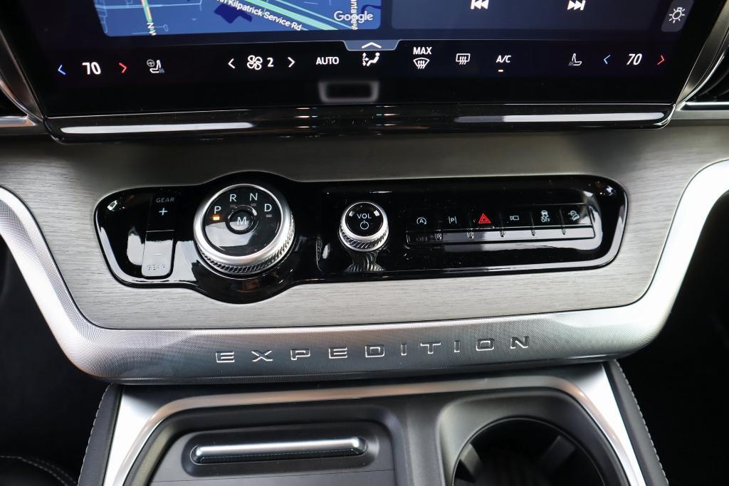 new 2025 Ford Expedition car, priced at $74,237