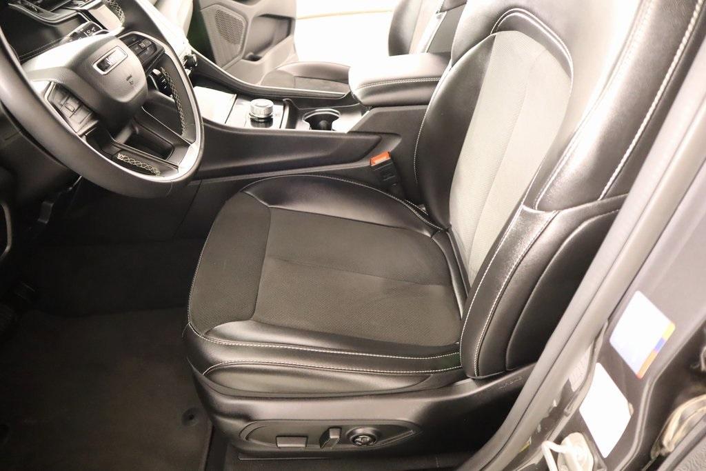 used 2024 Jeep Grand Cherokee L car, priced at $35,514