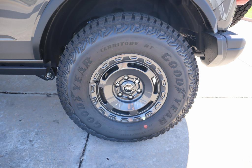 new 2025 Ford Bronco car, priced at $50,432